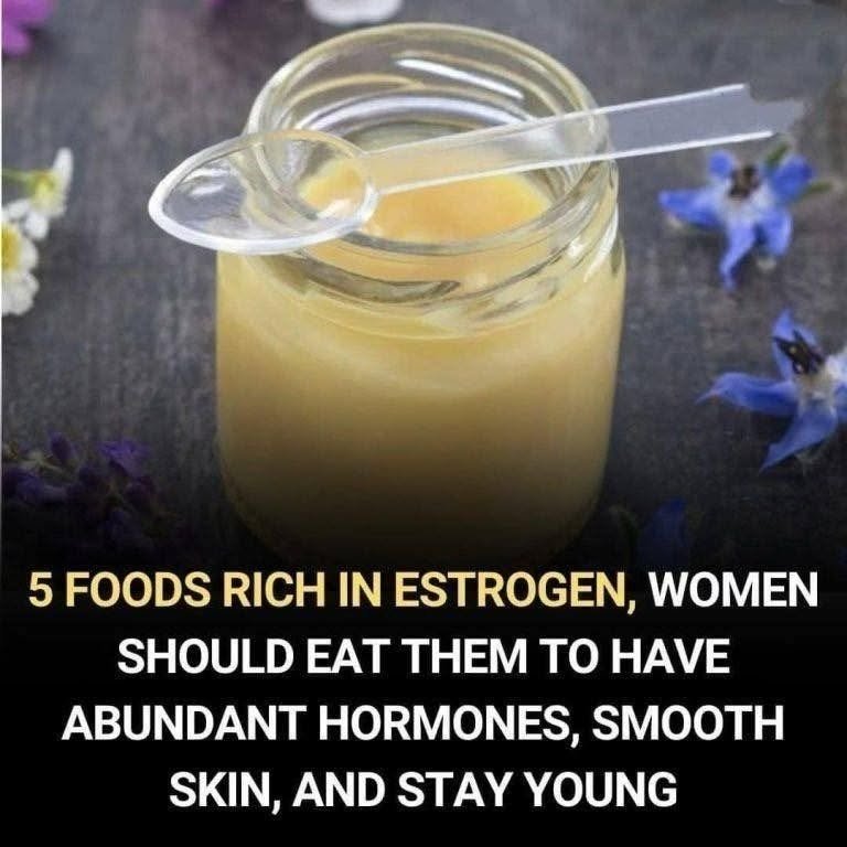5 Estrogen-Rich Foods Women Should Eat for Hormone Balance, Glowing Skin, and Healthy Aging