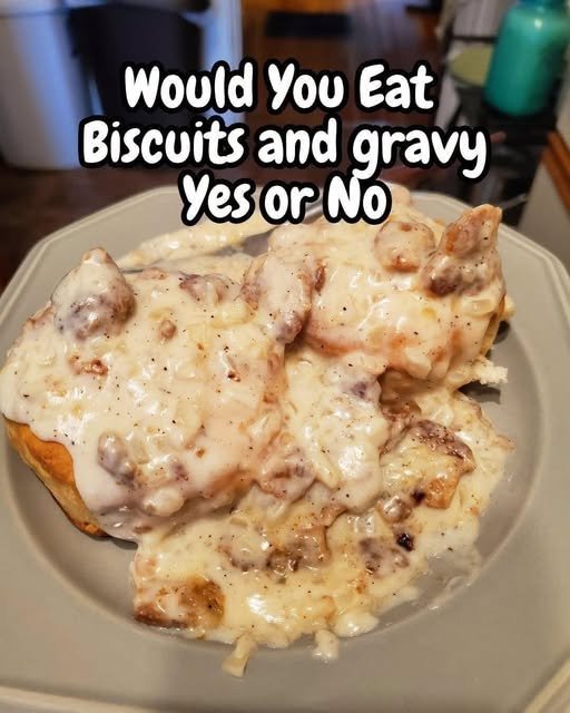 Easy Biscuits and Gravy